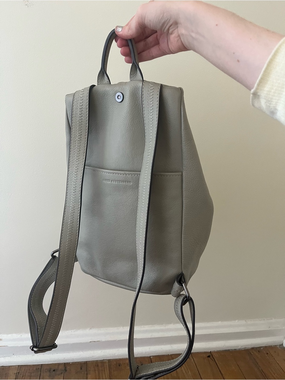 Aimee Kestenberg Tamitha leather backpack bag in elephant grey - Picture 3 of 11